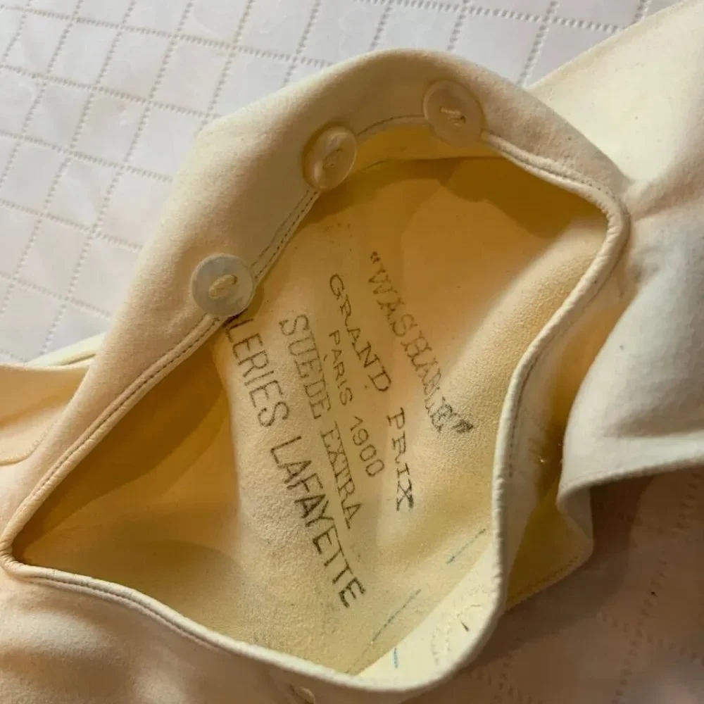 Vintage Galeries Lafayette Grand Prix Paris Suede Extra White Gloves